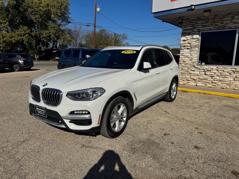 BMW X3 Vehicle Full-screen Gallery Image 01