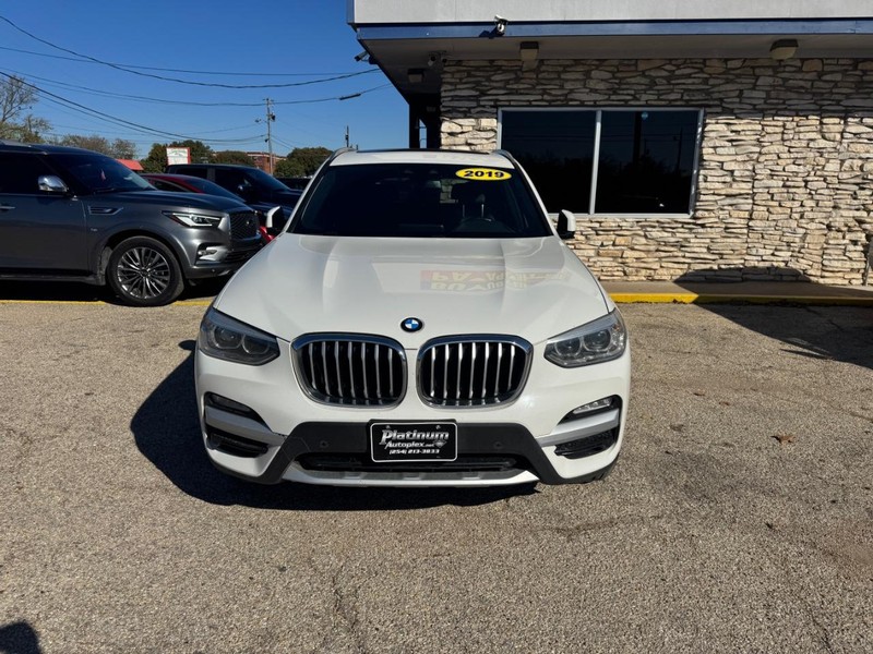 BMW X3 Vehicle Full-screen Gallery Image 02