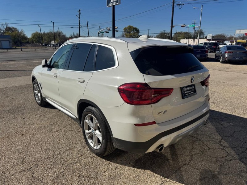 BMW X3 Vehicle Full-screen Gallery Image 06