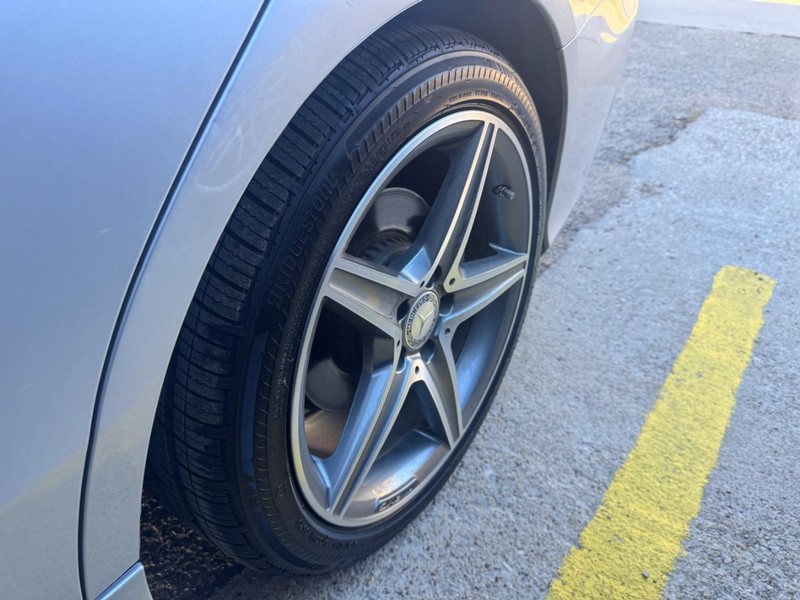 Mercedes-Benz C-Class Vehicle Image 04