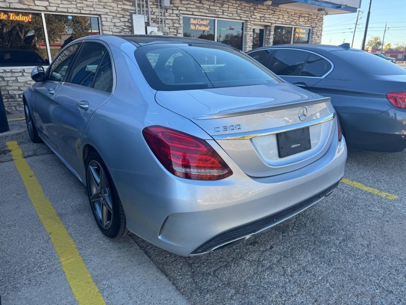 Mercedes-Benz C-Class Vehicle Image 05