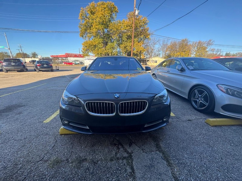 BMW 5 Series Vehicle Image 02