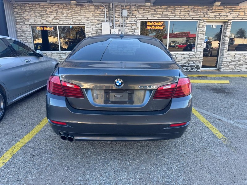 BMW 5 Series Vehicle Image 06