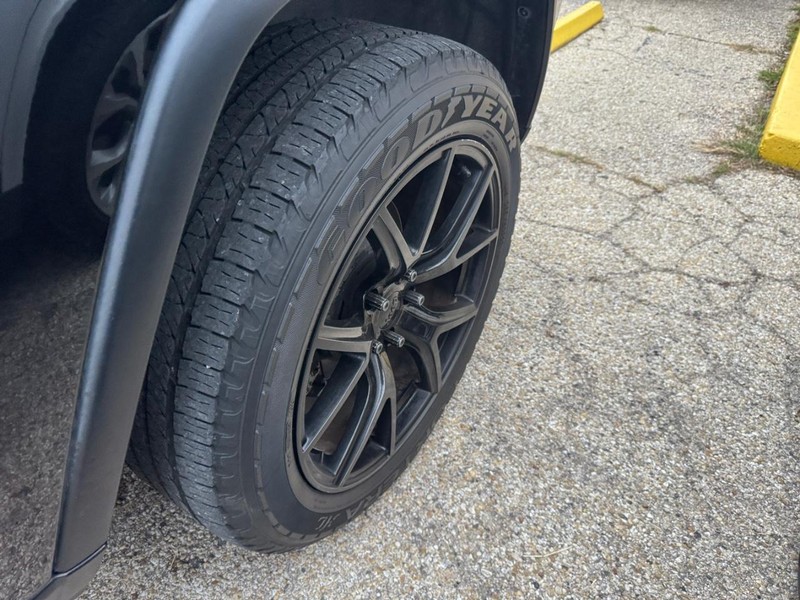 Jeep Grand Cherokee Vehicle Image 04