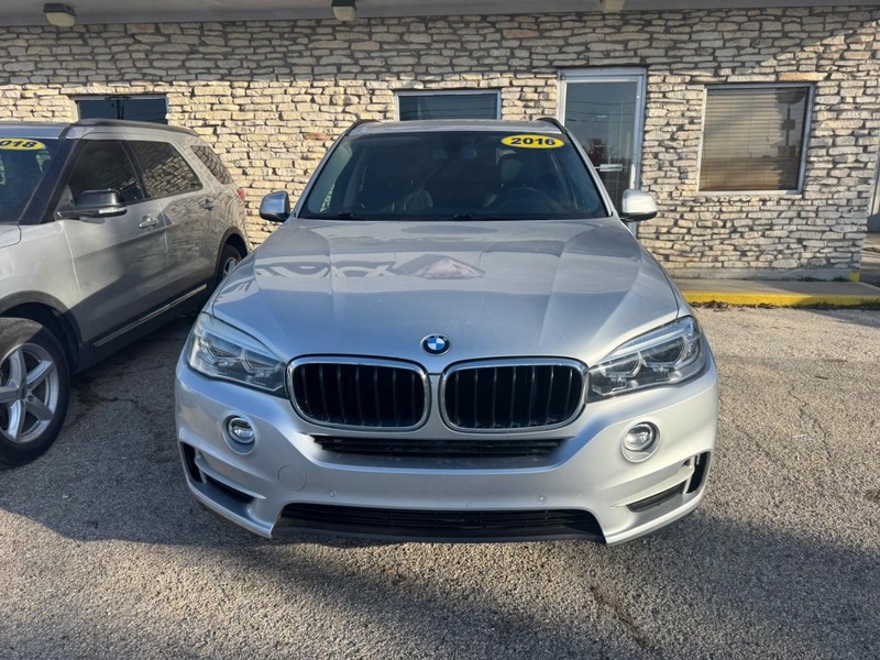 BMW X5 Vehicle Image 02