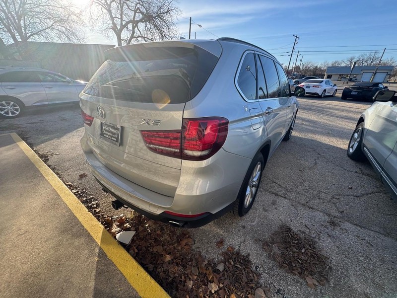 BMW X5 Vehicle Image 06