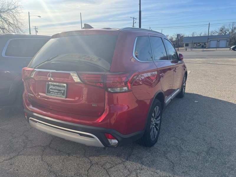 Mitsubishi Outlander Vehicle Image 06