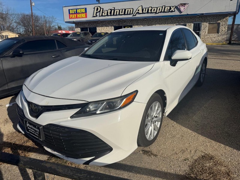 Toyota Camry Vehicle Image 03