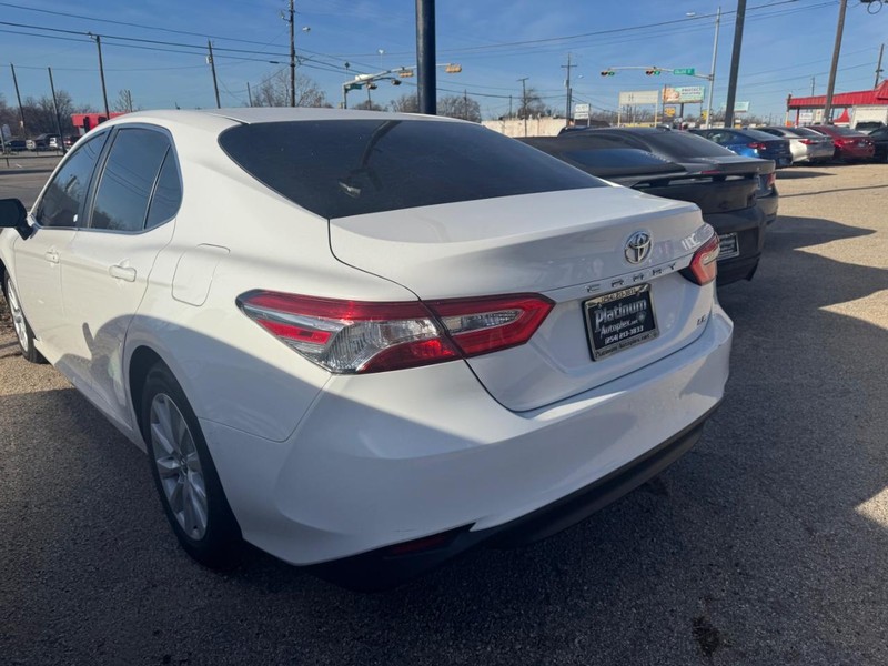 Toyota Camry Vehicle Image 04