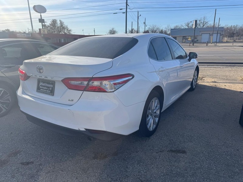 Toyota Camry Vehicle Image 06