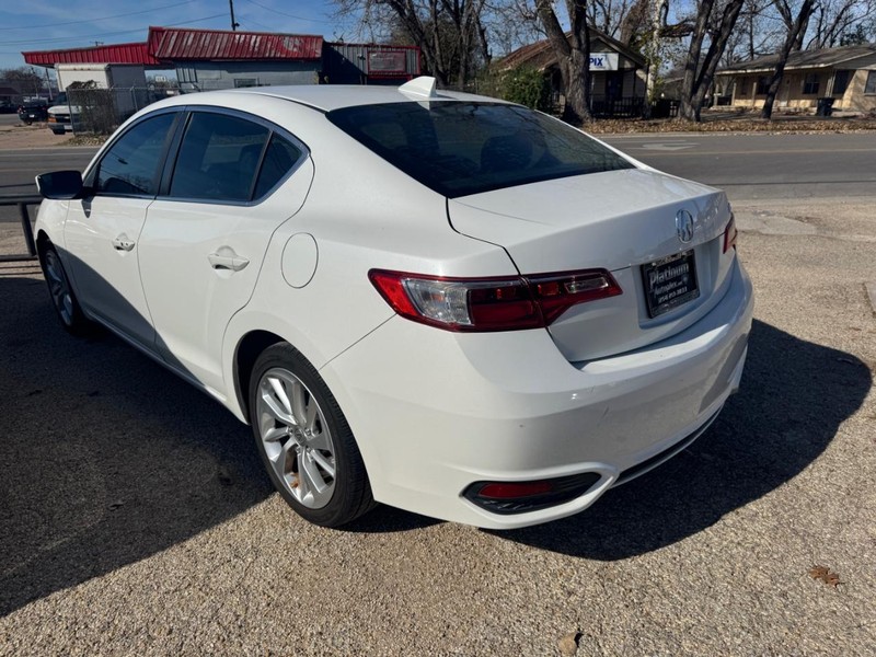 Acura ILX Vehicle Image 04