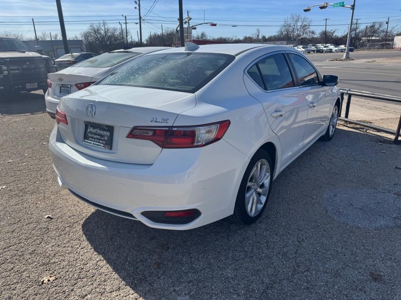 Acura ILX Vehicle Image 06