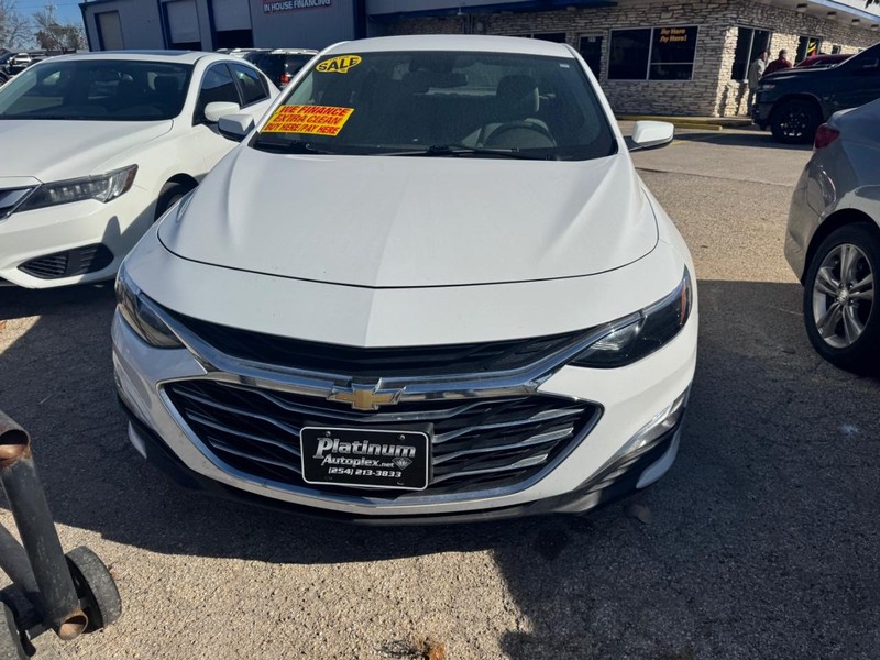 Chevrolet Malibu Vehicle Image 02