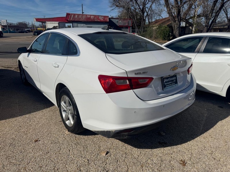 Chevrolet Malibu Vehicle Image 06
