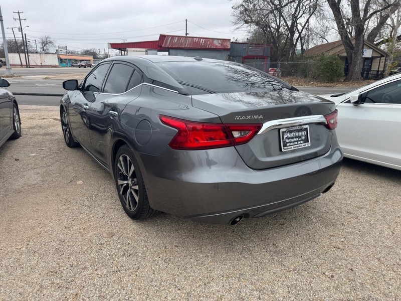 Nissan Maxima Vehicle Image 06