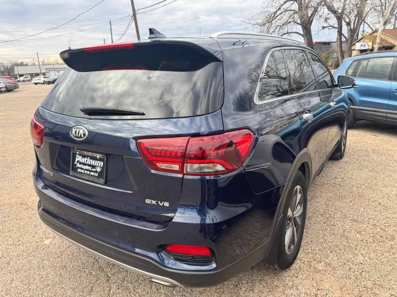 Kia Sorento Vehicle Image 04