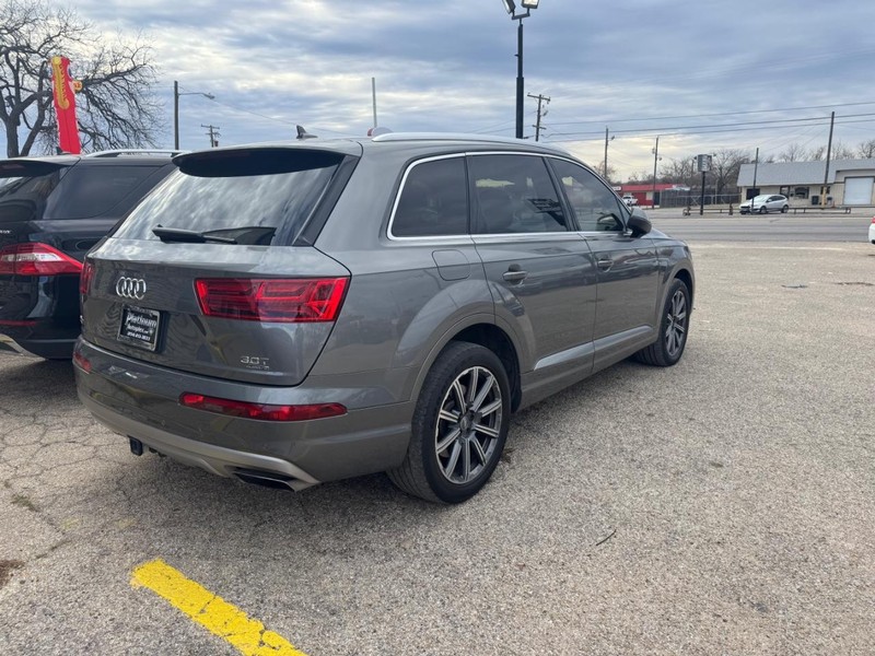 Audi Q7 Vehicle Image 06