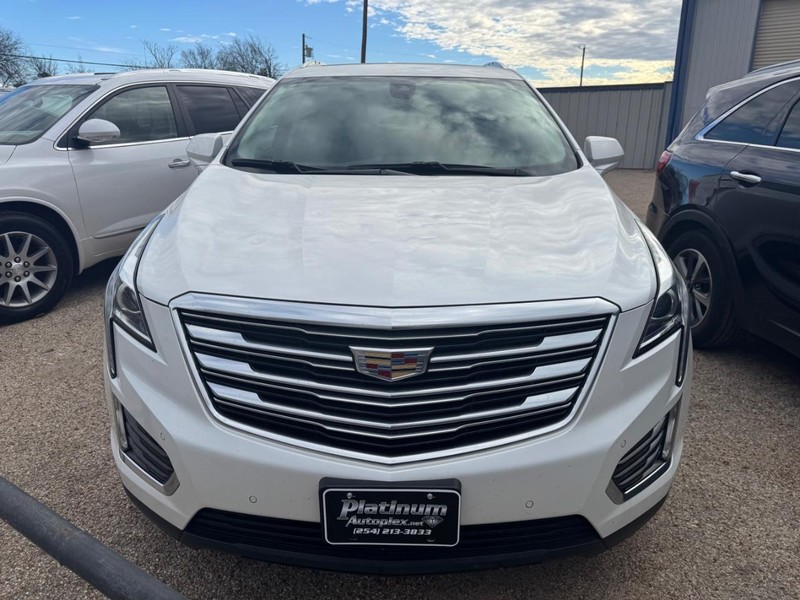 Cadillac XT5 Vehicle Image 02