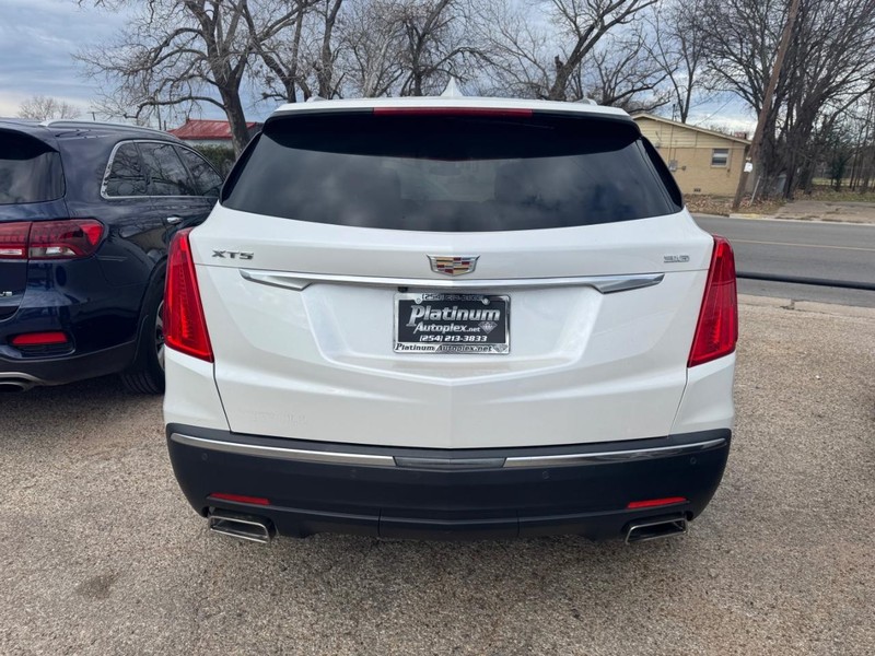Cadillac XT5 Vehicle Image 05