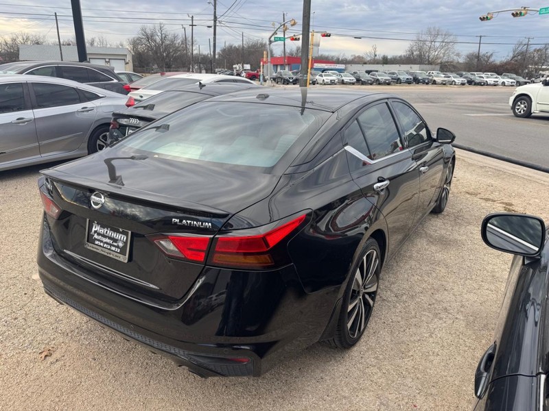 Nissan Altima Vehicle Image 04