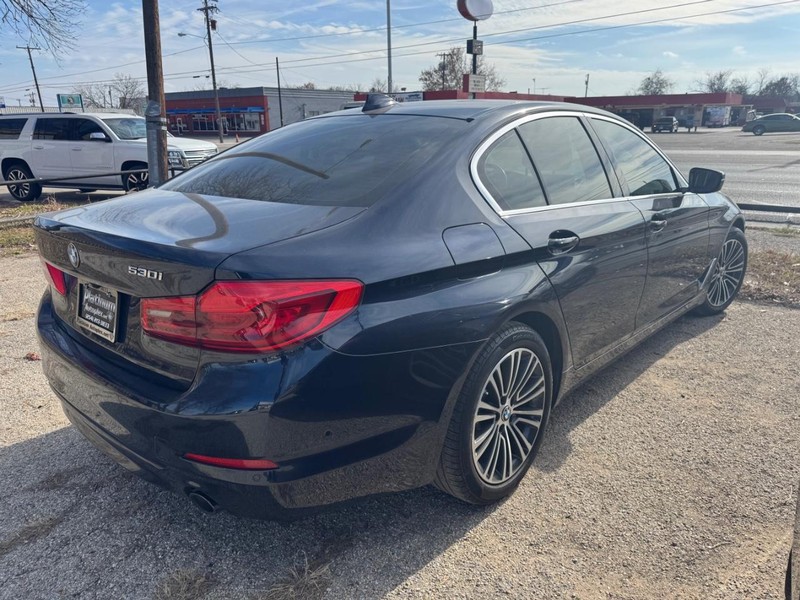 BMW 5 Series Vehicle Image 06