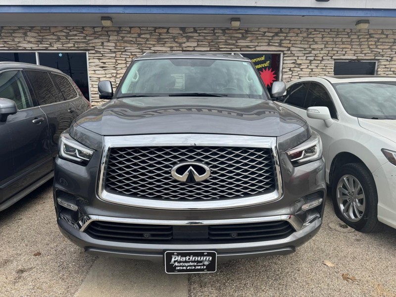 INFINITI QX80 Vehicle Image 02