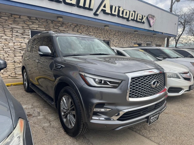 INFINITI QX80 Vehicle Image 03
