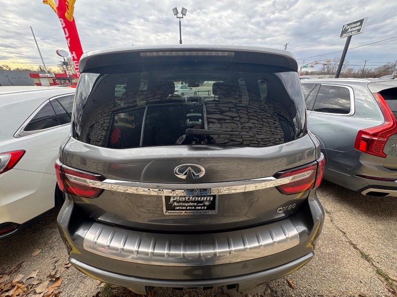 INFINITI QX80 Vehicle Image 05