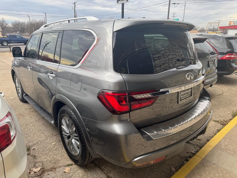 INFINITI QX80 Vehicle Image 06