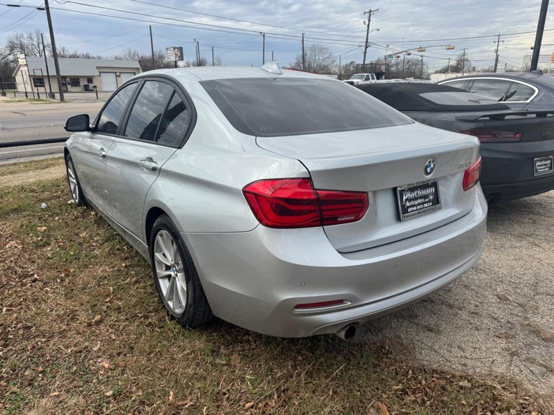 BMW 3 Series Vehicle Image 06