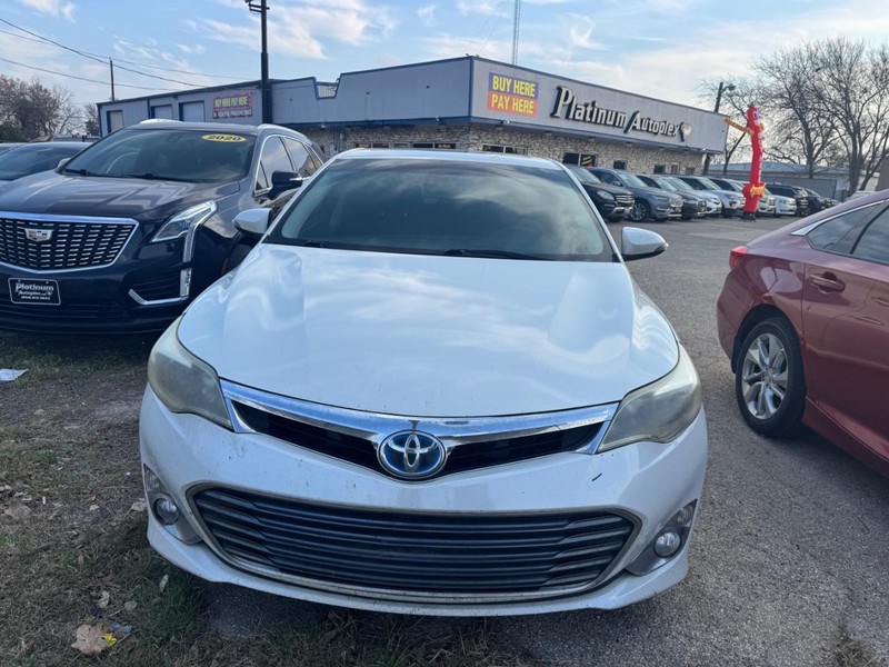 Toyota Avalon Hybrid Vehicle Image 02