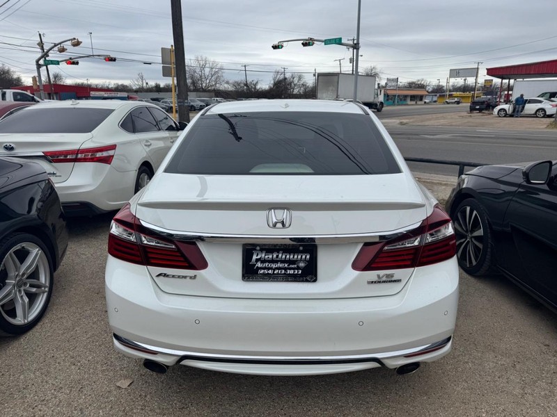 Honda Accord Sedan Vehicle Image 05