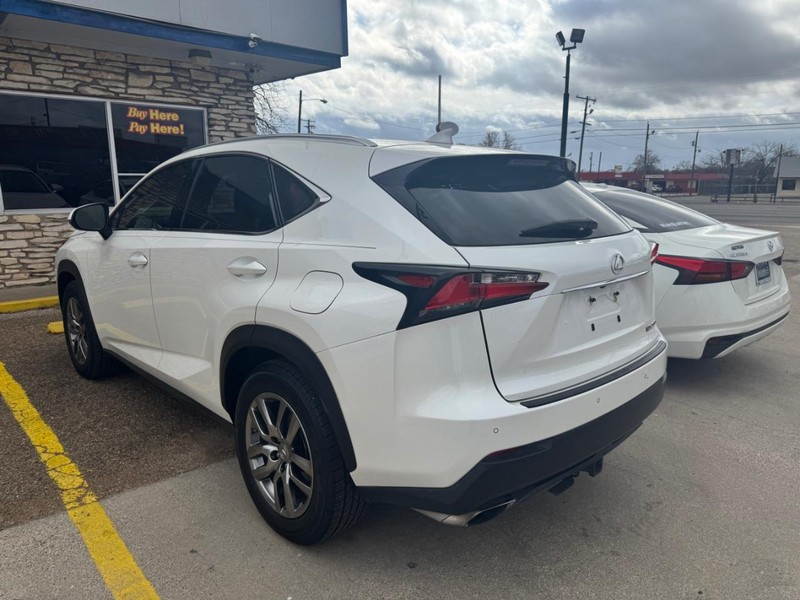 Lexus NX 200t Vehicle Image 06