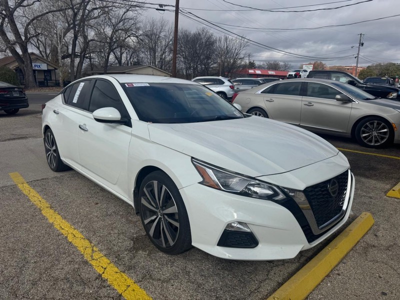 Nissan Altima Vehicle Image 03