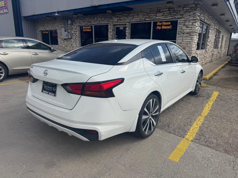 Nissan Altima Vehicle Image 04