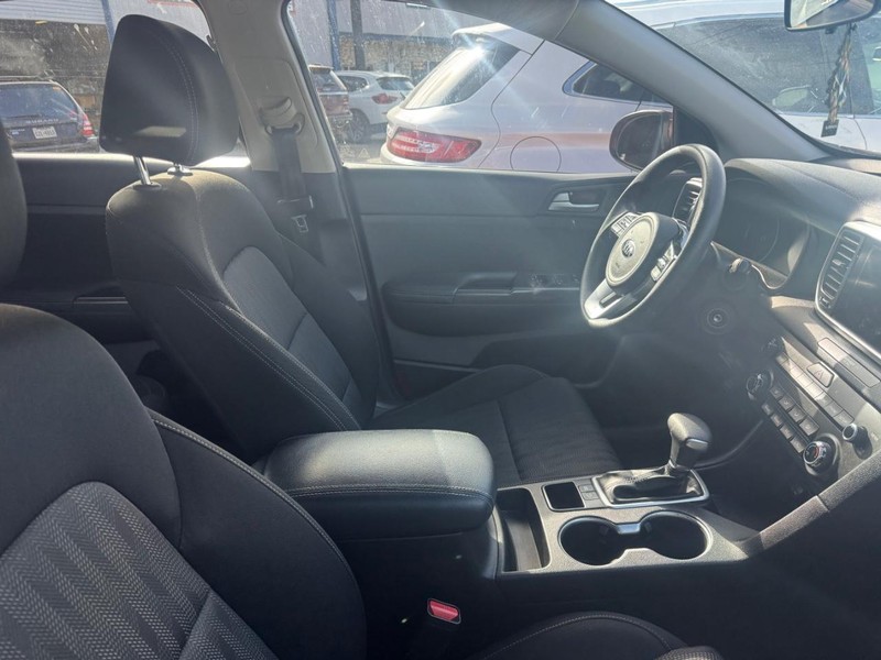 Kia Sportage Vehicle Image 04