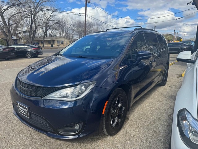 more details - chrysler pacifica