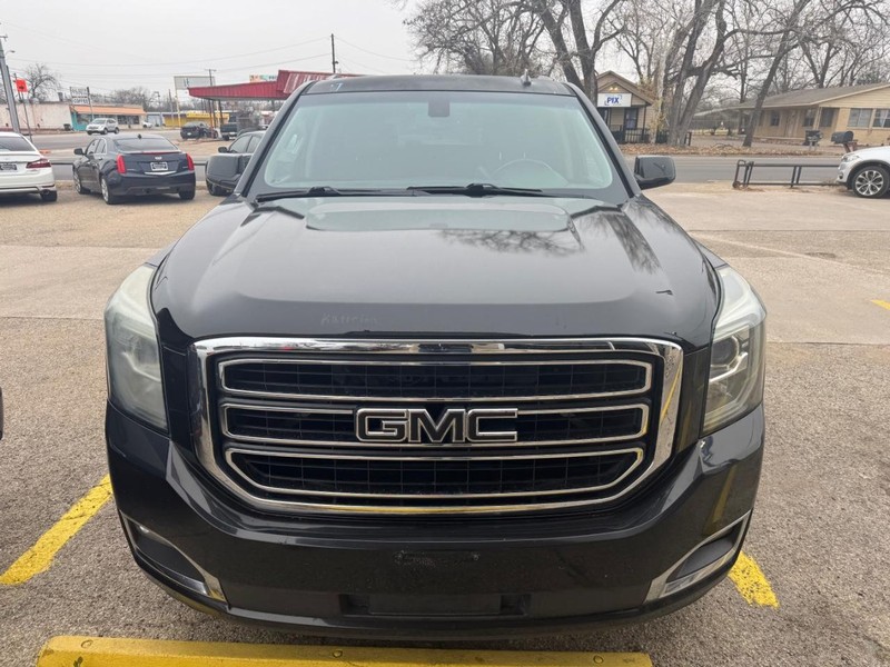 GMC Yukon Vehicle Image 02