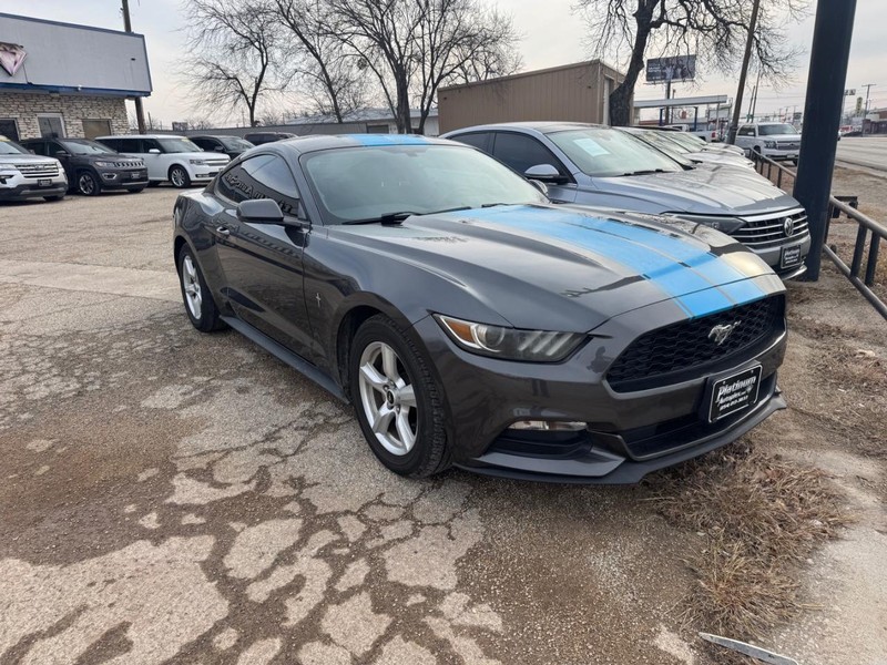 Ford Mustang Vehicle Full-screen Gallery Image 01