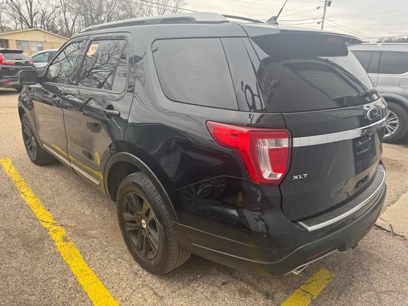 Ford Explorer Vehicle Image 06