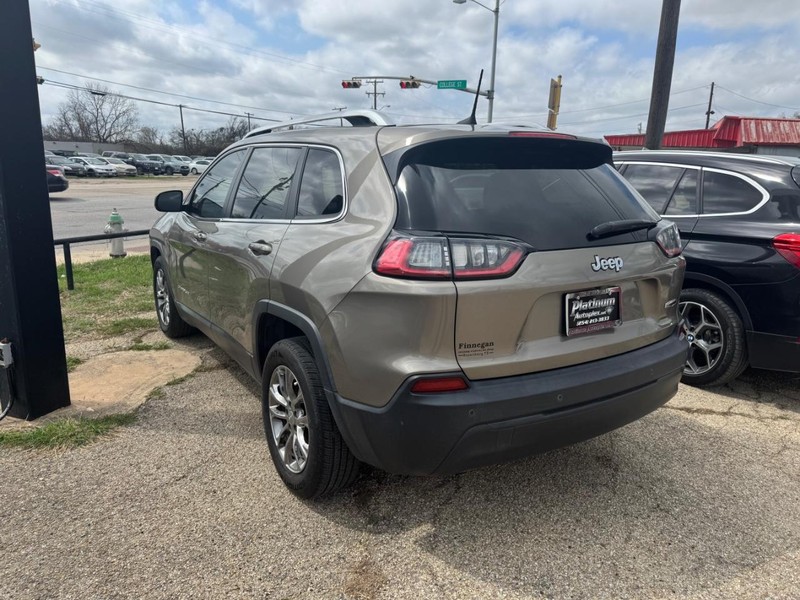 Jeep Cherokee Vehicle Image 06