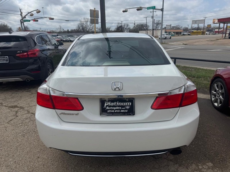 Honda Accord Sedan Vehicle Image 05