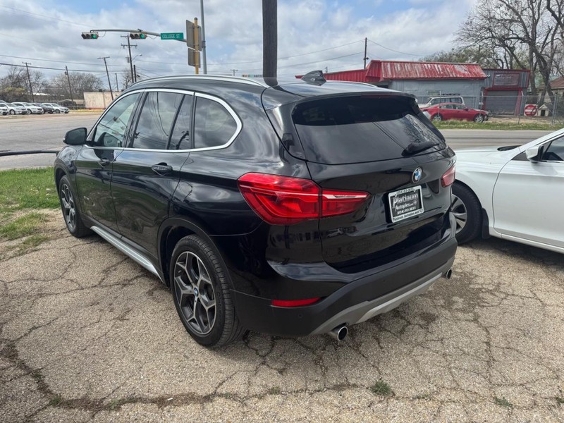 BMW X1 Vehicle Image 06