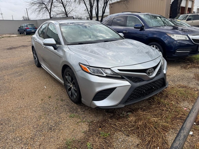 Toyota Camry Vehicle Image 03