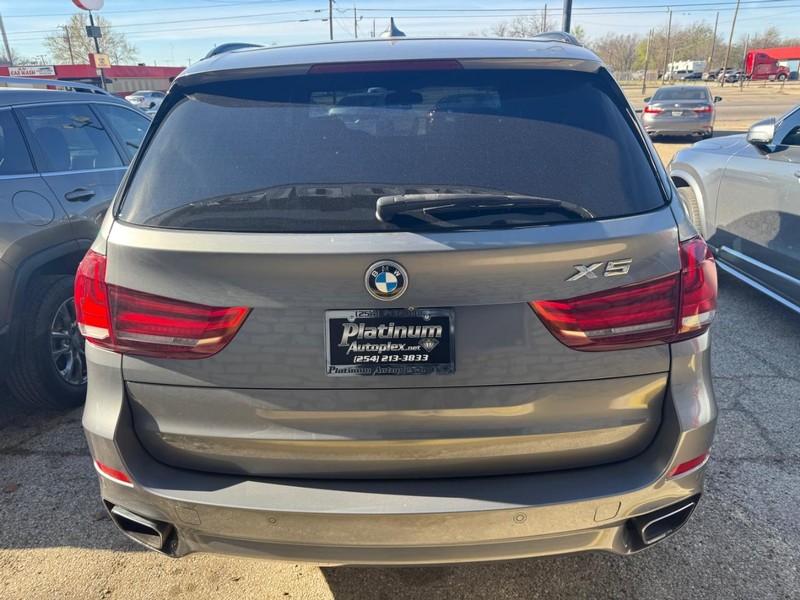 BMW X5 Vehicle Image 05