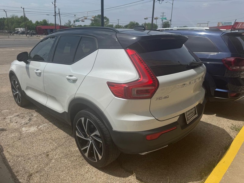Volvo XC40 Vehicle Image 04
