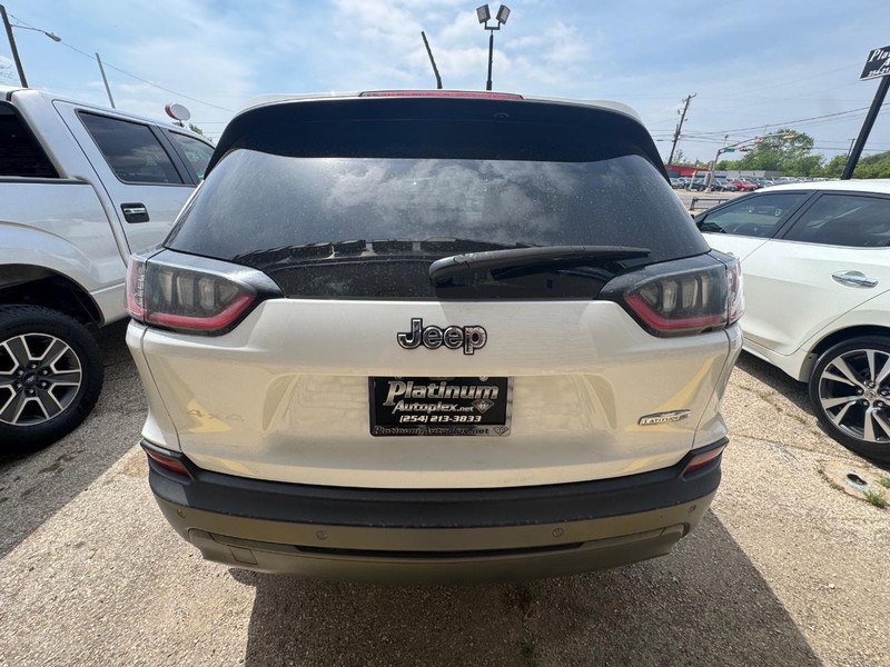 Jeep Cherokee Vehicle Image 05