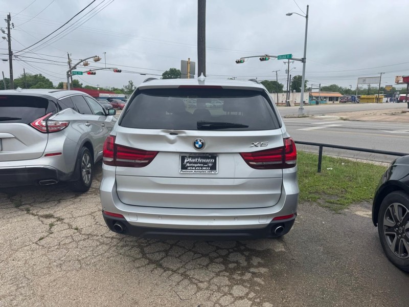 BMW X5 Vehicle Image 05