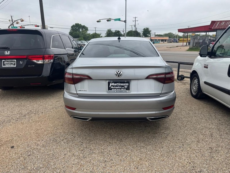 Volkswagen Jetta Vehicle Image 05