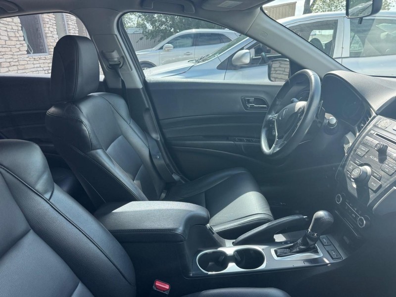 Acura ILX Vehicle Image 04